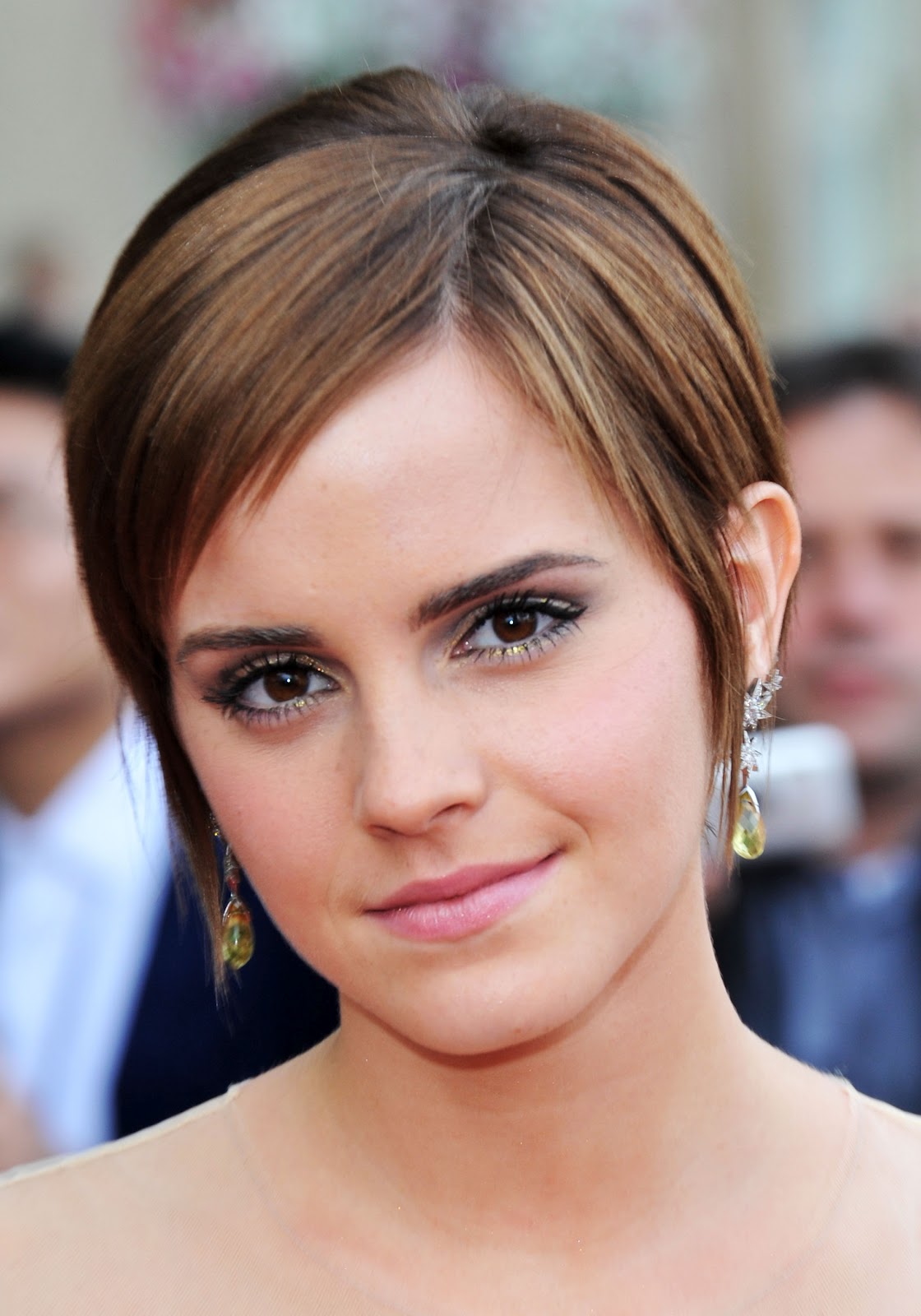 Pixie cuts, as shown here by Emma Watson, Alison Lohman, and Carey ...