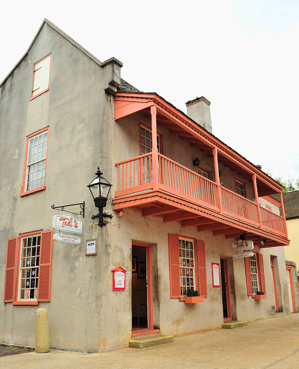 Early American House Style