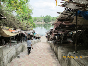 Arrival at "Bhedaghat Marble rocks".