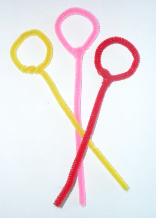 itmom Homemade Bubble Solution and Pipe Cleaner Bubble Wands