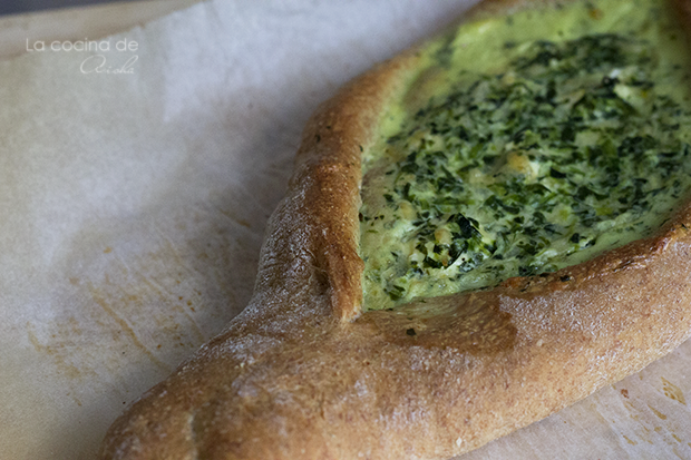 Pide Turco Con Espinacas Y Queso
