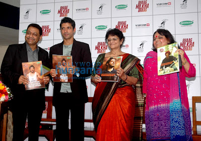 Farhan Akhtar launches Sundaram Book's 'Bhaag Milkha Bhaag' special book