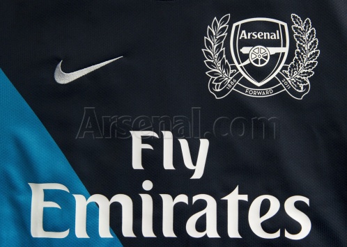 http://1.bp.blogspot.com/-_Wqrz3UvZes/Tgo3GkHuLnI/AAAAAAAACBE/U4z9R5Mx9wM/s1600/Arsenal-2011-2012-Badge-Away-shirt.jpg