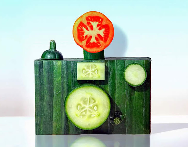Objetos criados com frutas e verduras