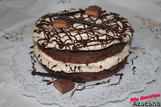 Pastel De Chocolate Y Crujiente De Merengue.
