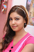 Komal Jha Glamorous Photos in Pink Top-thumbnail-35