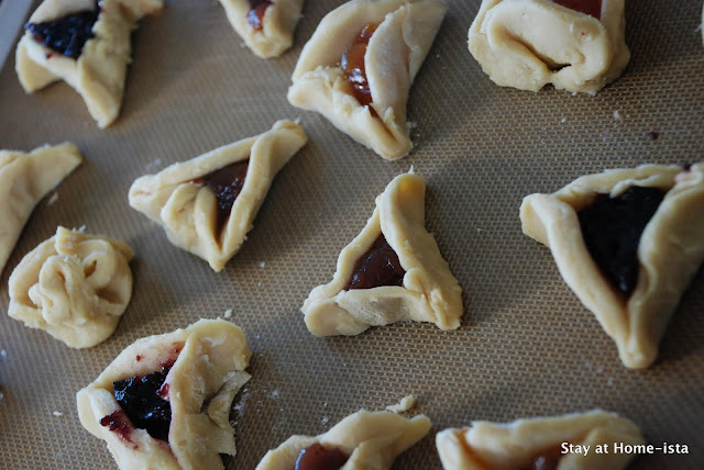 how to make hamentaschen cookies- 3 cornered cookies for Purim