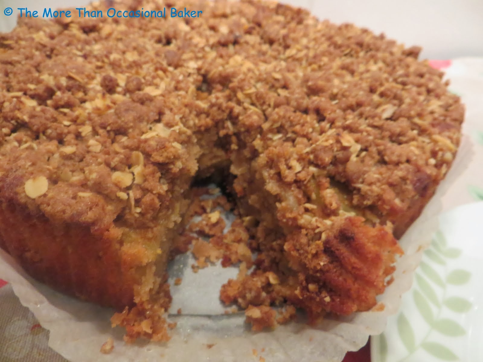 The more than occasional baker Apple Cinnamon Crumble Cake