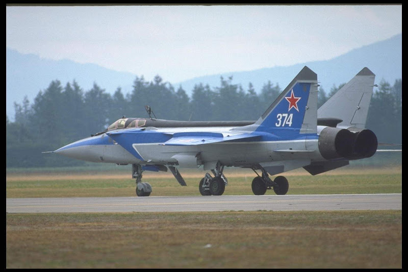 MiG-31 Foxhound Long-range Interceptor Fighter