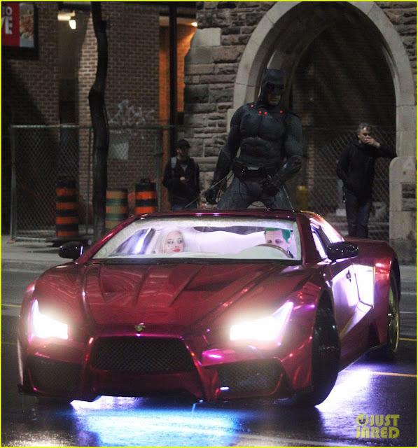 Отряд Самоубийц: Бэтмен на крыше авто (фото)