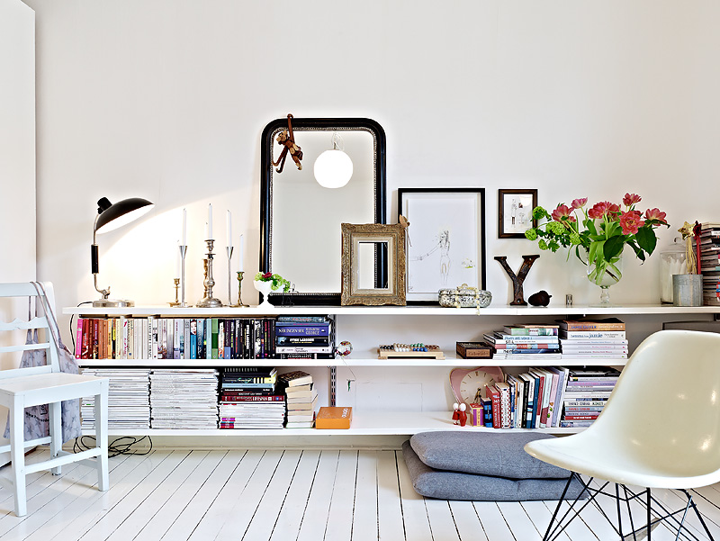 海外のカフェ風♡お部屋があか抜けるホワイトのウォールシェルフ活用法5選 IZILOOK