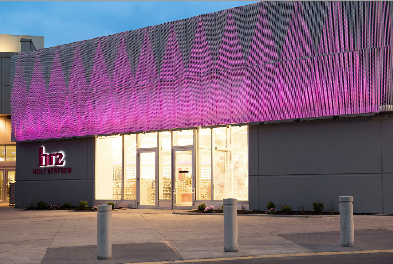 Holt Renfrew 's offprice retailer hr2 opens its second Canadian location this morning at