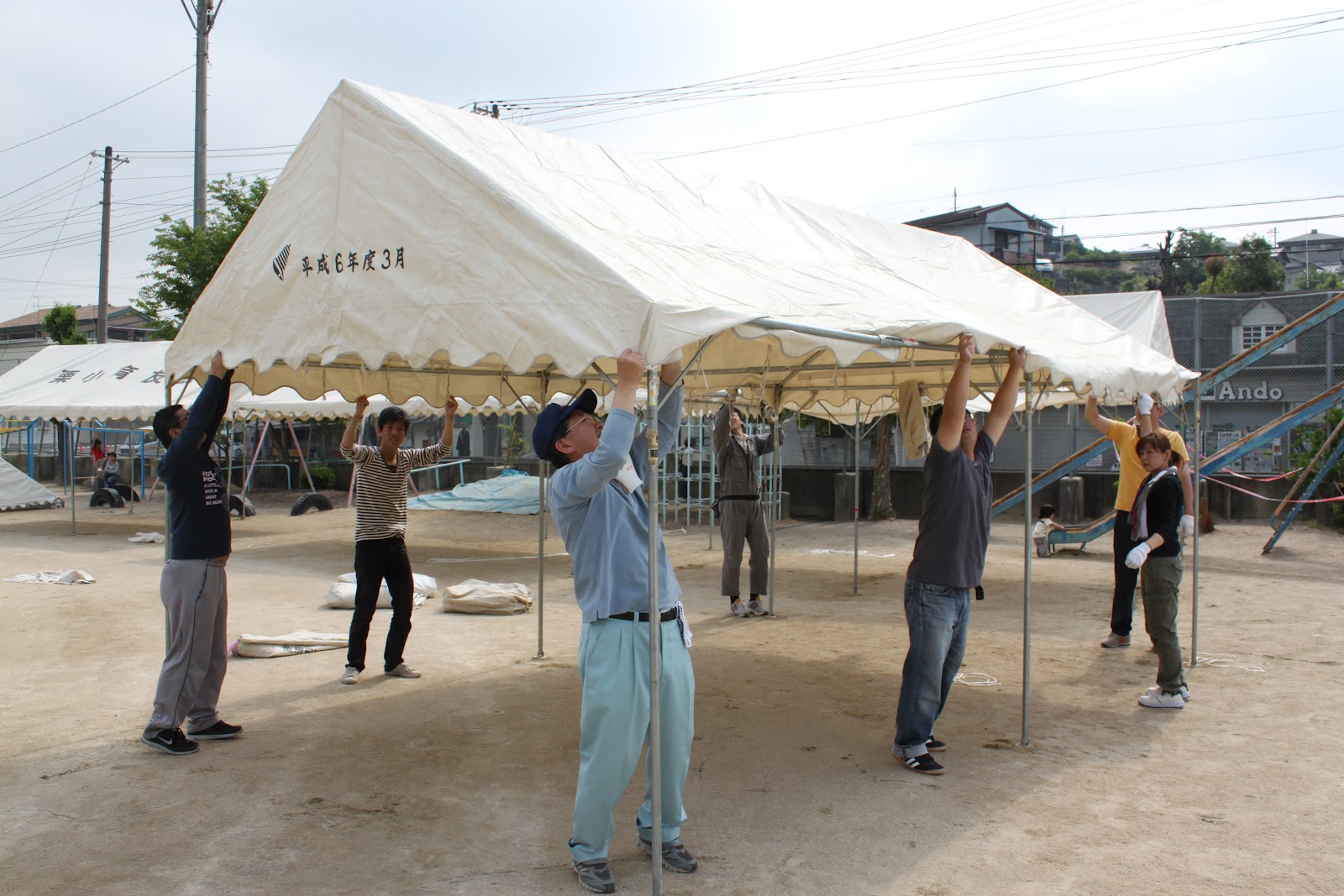 栗原小学校育友会 運動会テント設営