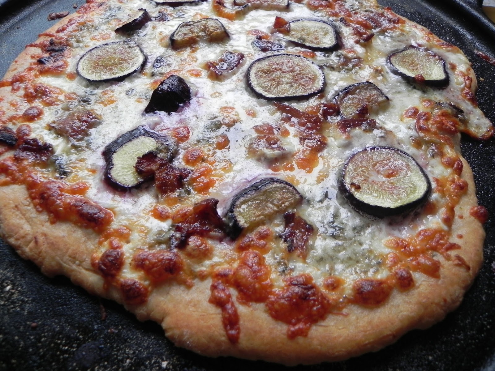 Let Them Eat Healthy Bacon, Blue Cheese & Fig Pizza