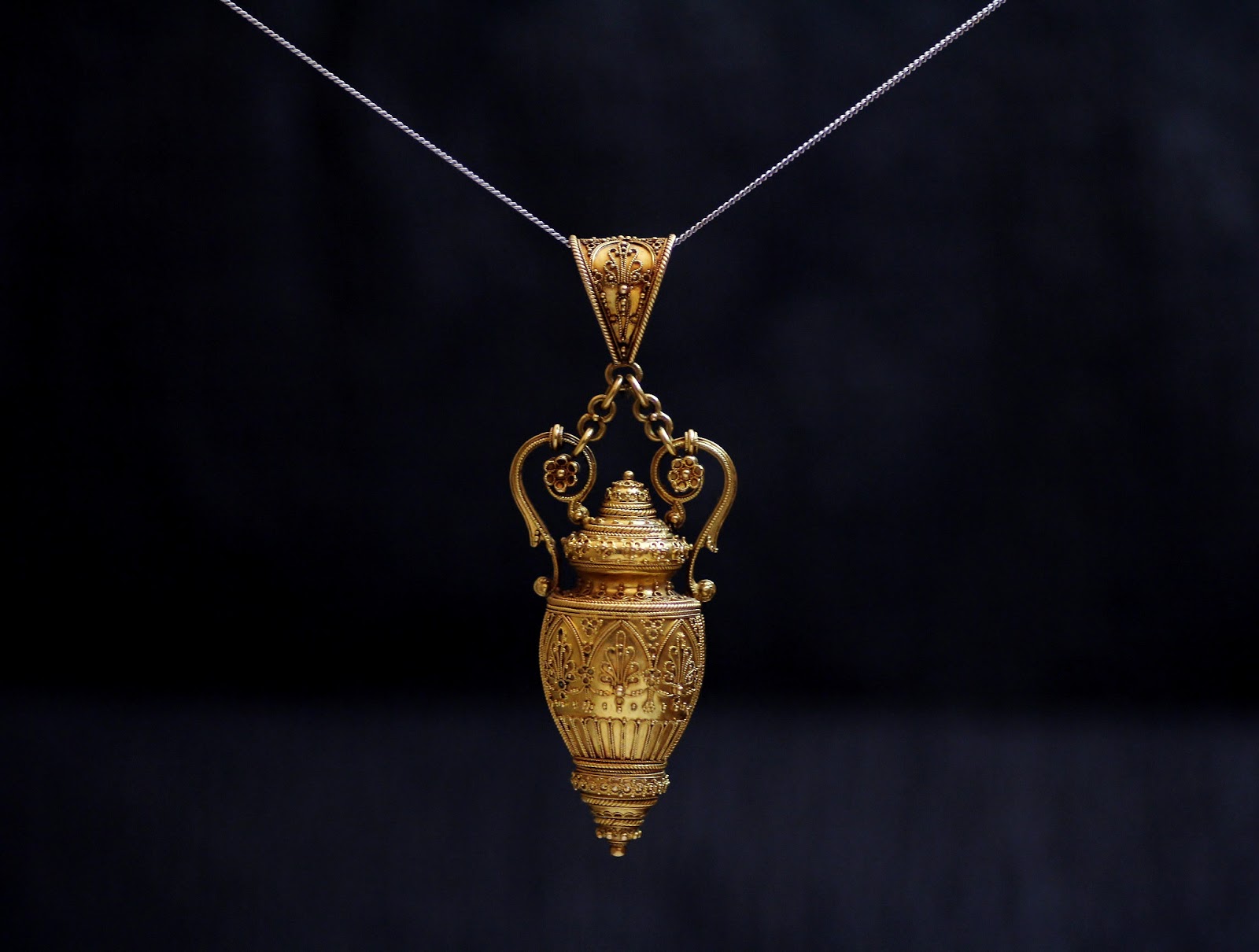 Bright days ahead Gold Amphora Pendant c1860