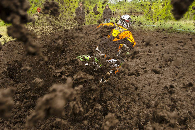 IMAGE(<a href="http://1.bp.blogspot.com/-_hQ9WriUGbI/UEDhnQQvB6I/AAAAAAAArUo/wKyy1M-TFqk/s640/mud+cloud.jpg" rel="nofollow">http://1.bp.blogspot.com/-_hQ9WriUGbI/UEDhnQQvB6I/AAAAAAAArUo/wKyy1M-TFqk/s640/mud+cloud.jpg</a>)