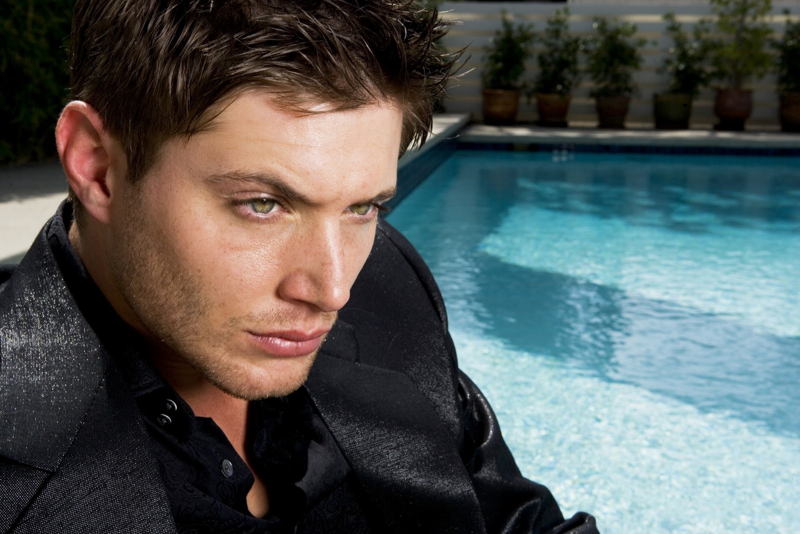 http://1.bp.blogspot.com/-_i3K4EMUmj8/Ts15g69tRhI/AAAAAAAAAz8/4GVKcyKKcZg/s1600/Jensen-Ackles-supernatural-15865774-2560-1707.jpg