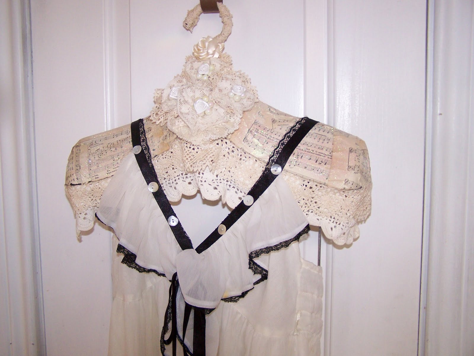 Olivia's Romantic Home Vintage Lace Rosette Hanger Tutorial