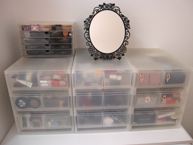 Rouge Deluxe Anna Sui Beauty Mirror L And Muji Makeup Storage