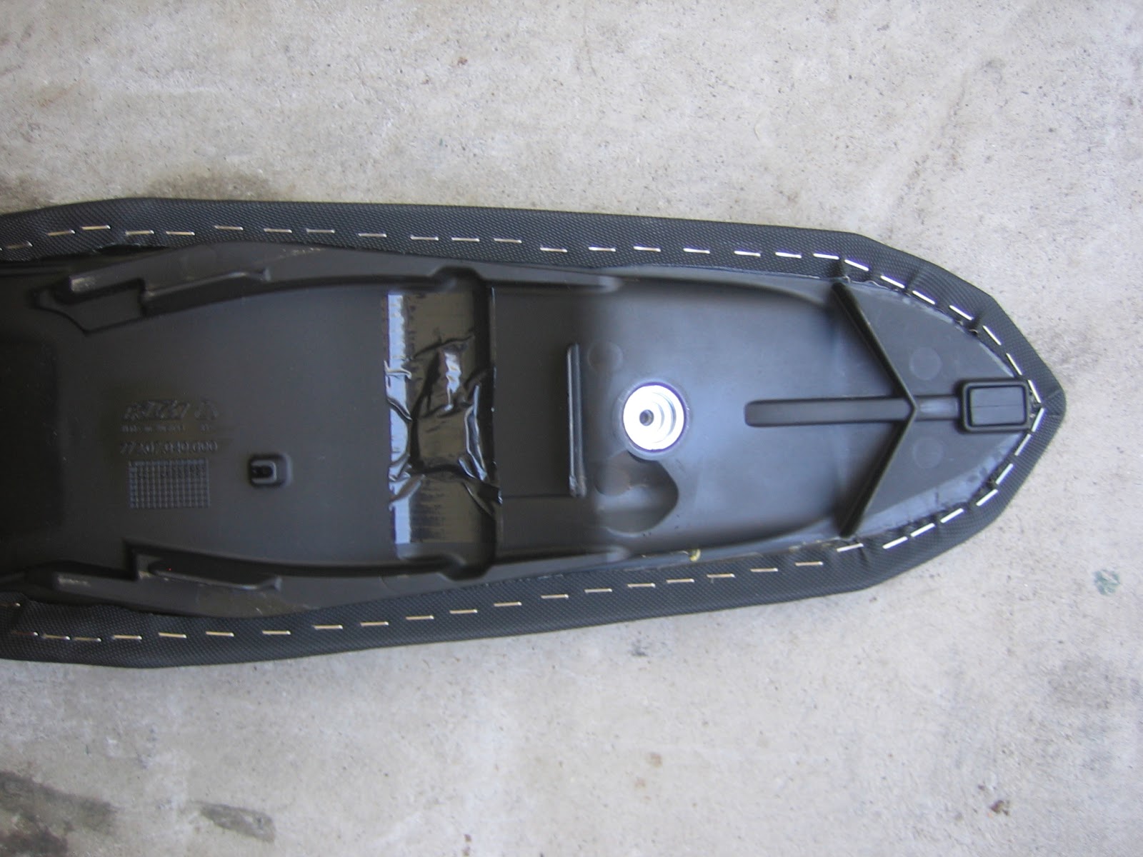 Vintage Veloce™ Cutting the Seat, Lowering the Bike KTM 350 EXCF