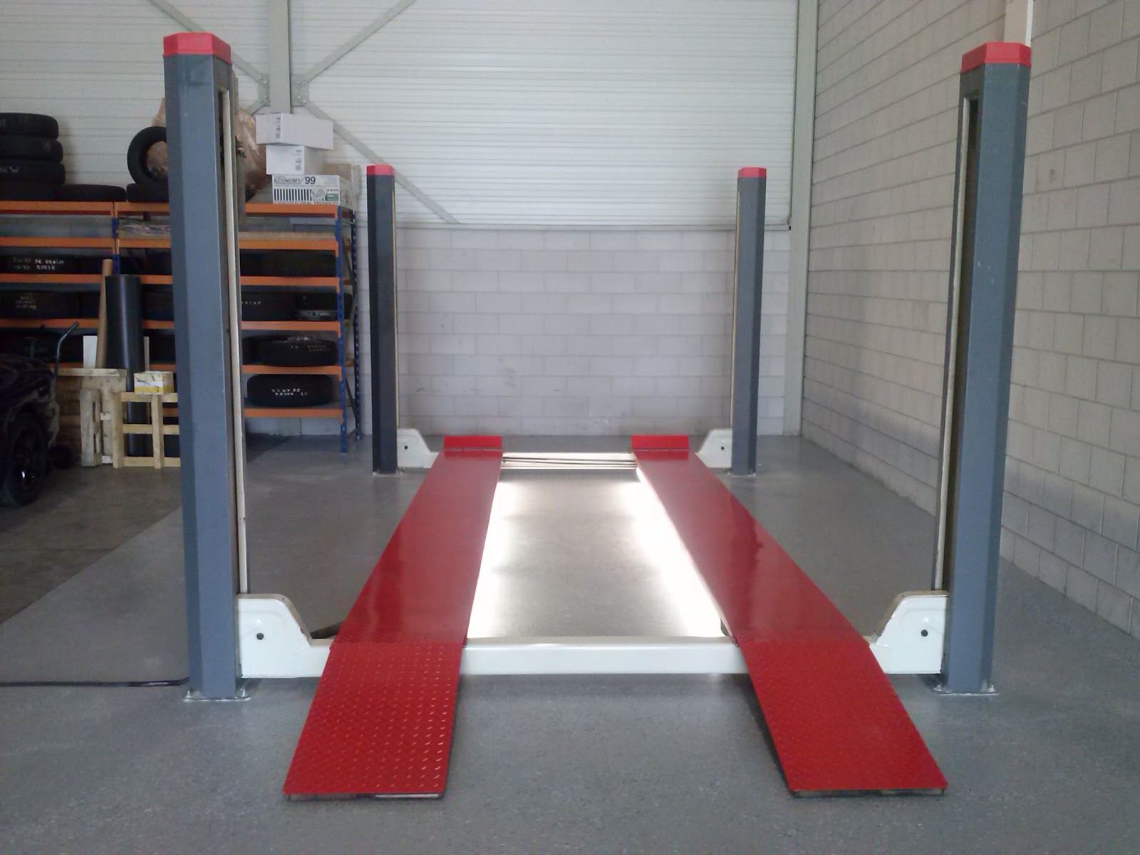 Garage brug Kleine kastjes voor aan de muur