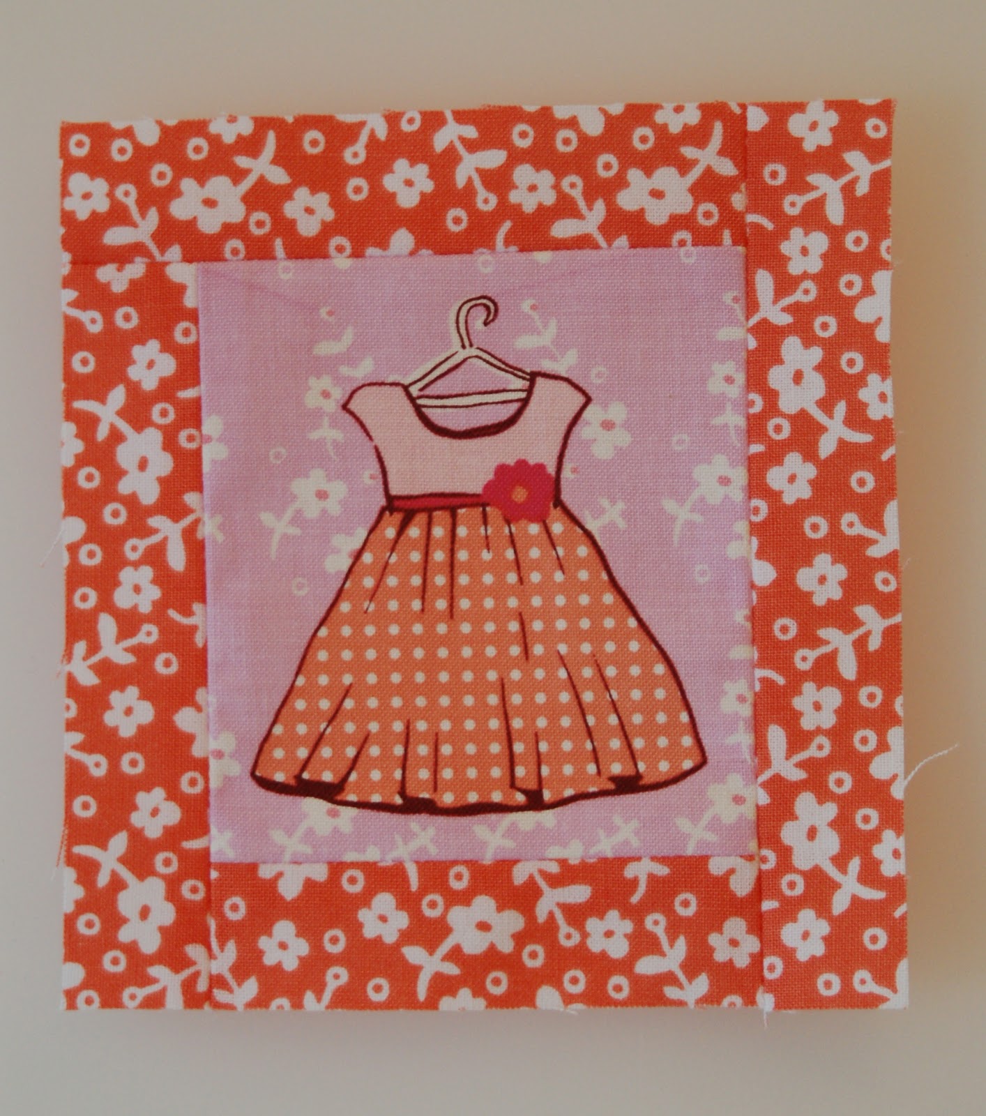 fussy cut zipper pouch tutorial lots of pink here!