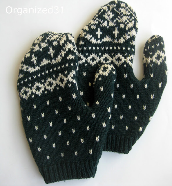 2 green and white sweater mittens