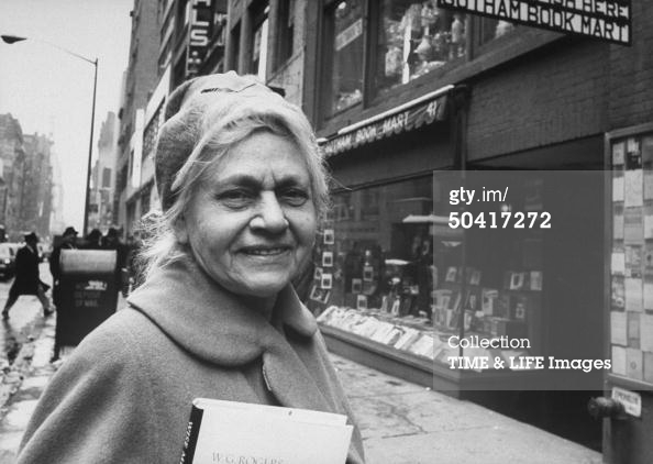 Frances Steloff in front of Gotham at its third location in the Diamond District