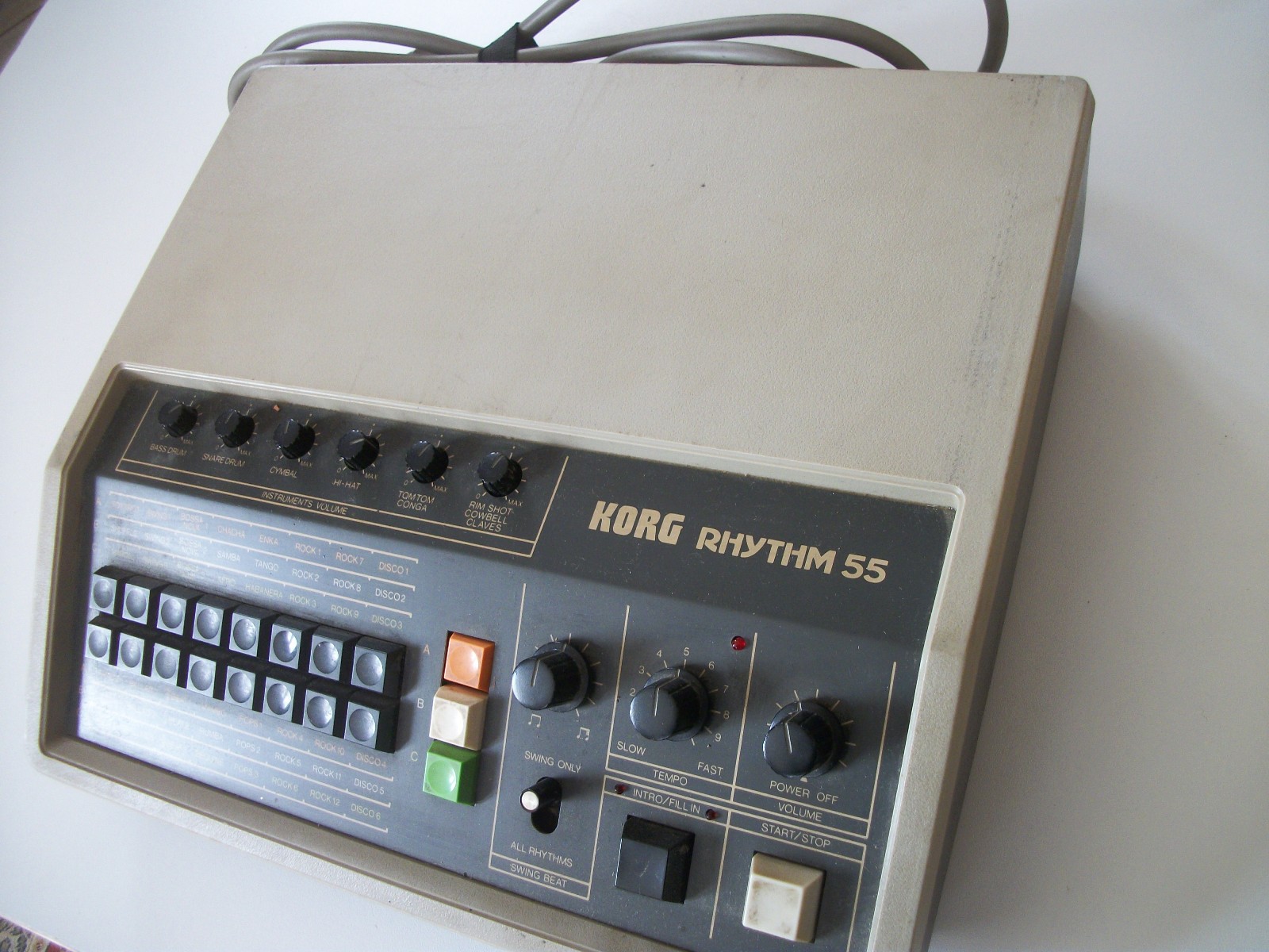 Rhythm 55 boite à rythme analogique + pédale originale S2