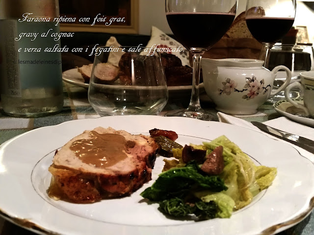 Faraona ripiena con foie gras, gravy al cognac e verza saltata con i fegatini e sale affumicato.