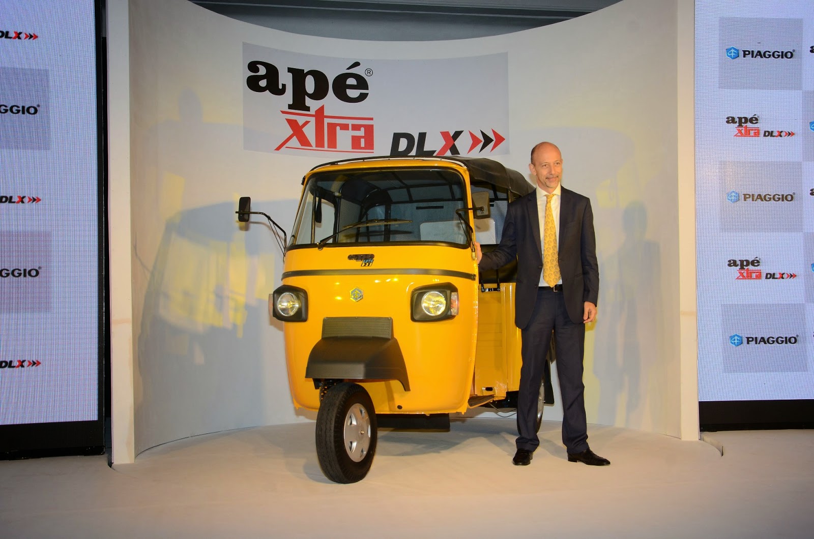 PIAGGIO launches the new APE XTRA DLX model in India TECHCOIR
