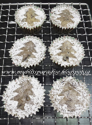 http://myblissparadise.blogspot.sg/2013/12/baked-mini-bite-size-oreo-cheesecakes.html