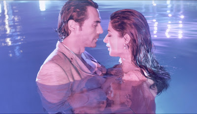 Inkaar (2013) Arjun Rampal as Rahul Verma and Chitrangada Singh as Maya Luthra, getting cozy in the swimming pool, Directed by Sudhir Mishra
