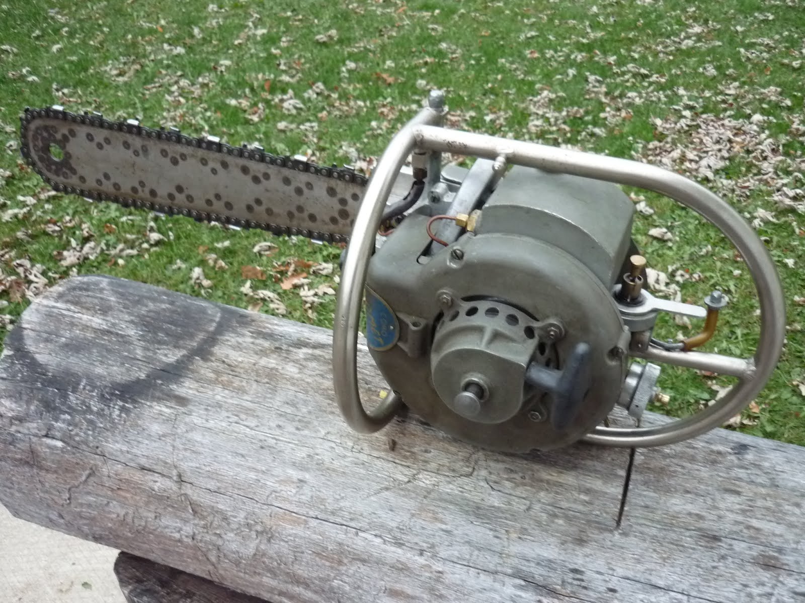 VINTAGE CHAINSAW COLLECTION S (DIESEL).