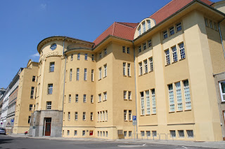 Turn- und Sporthalle Leplaystraße Turn- und Sporthalle Leplaystraße