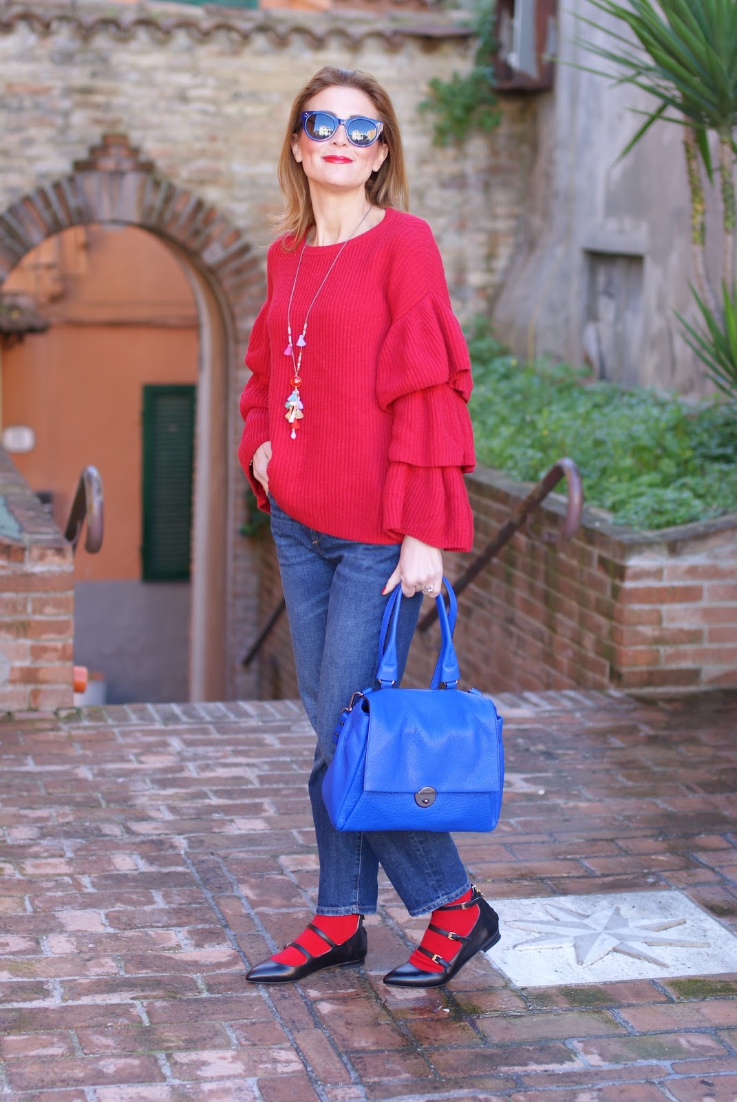 Ruffle sleeves top, Sergio Amaranti shoes and Milly Wythe satchel bag on Fashion and Cookies fashion blog, fashion blogger style
