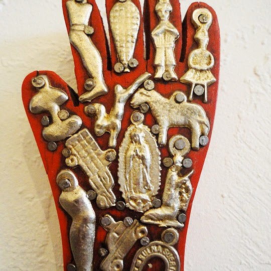 メキシコ雑貨 nifunifa: 手の形をしたミラグロ壁飾り