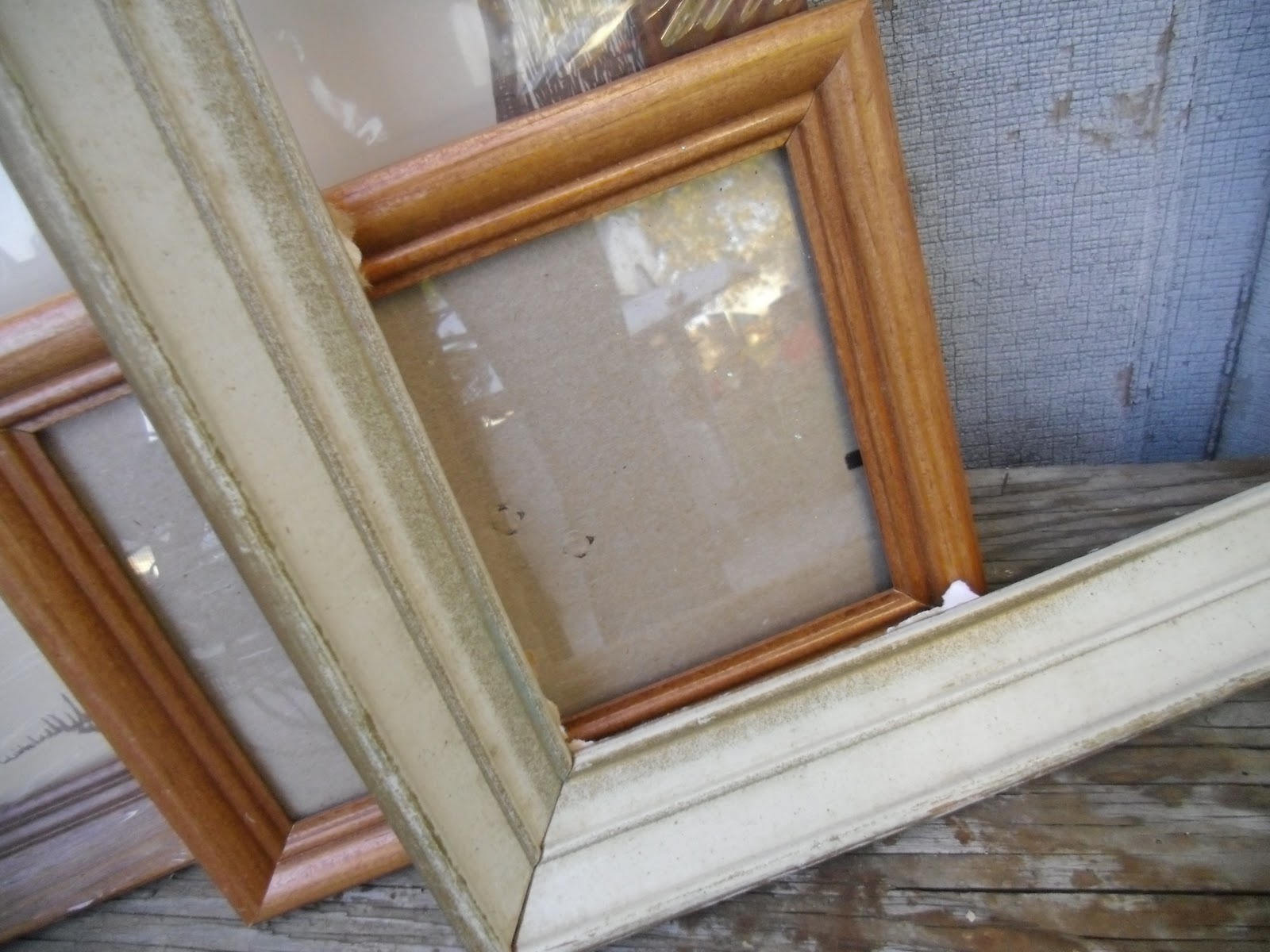 DIY or Don't! {Tutorial by Janelle} Cozy Frames