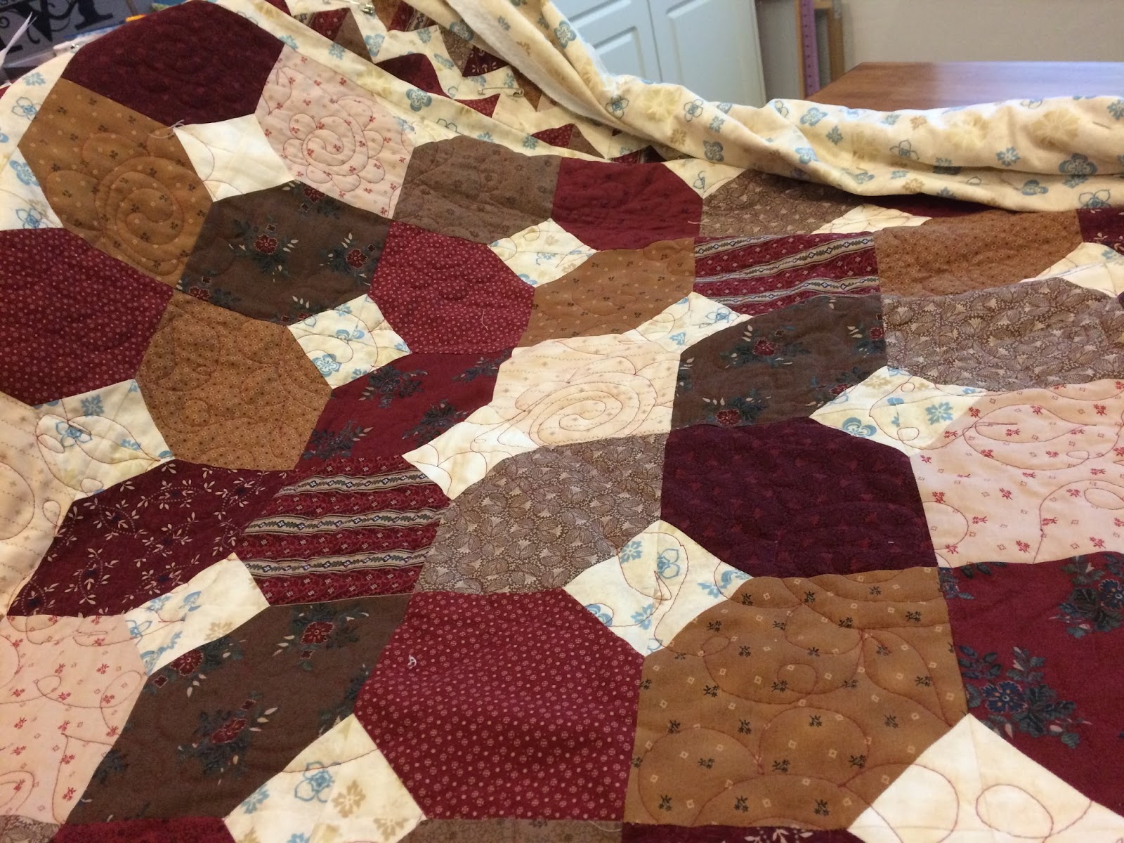 Fluffy Puppy Quilt Works First quilt pattern post Floating Diamonds Quilt