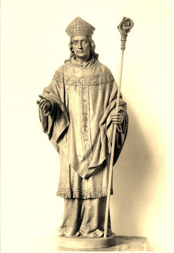 1958.- "Obispo". Originales terracota y yeso escultor Luis Causarás. Madera Jaume Satorras.