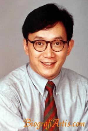 Eyang Subur Blog Biografi Robby Tumewu