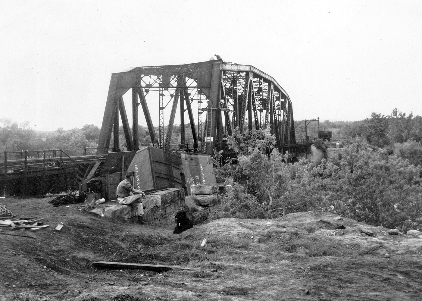 Gino's Rail Blog: Derailment At Freeman's Bridge, May 28th, 1958!