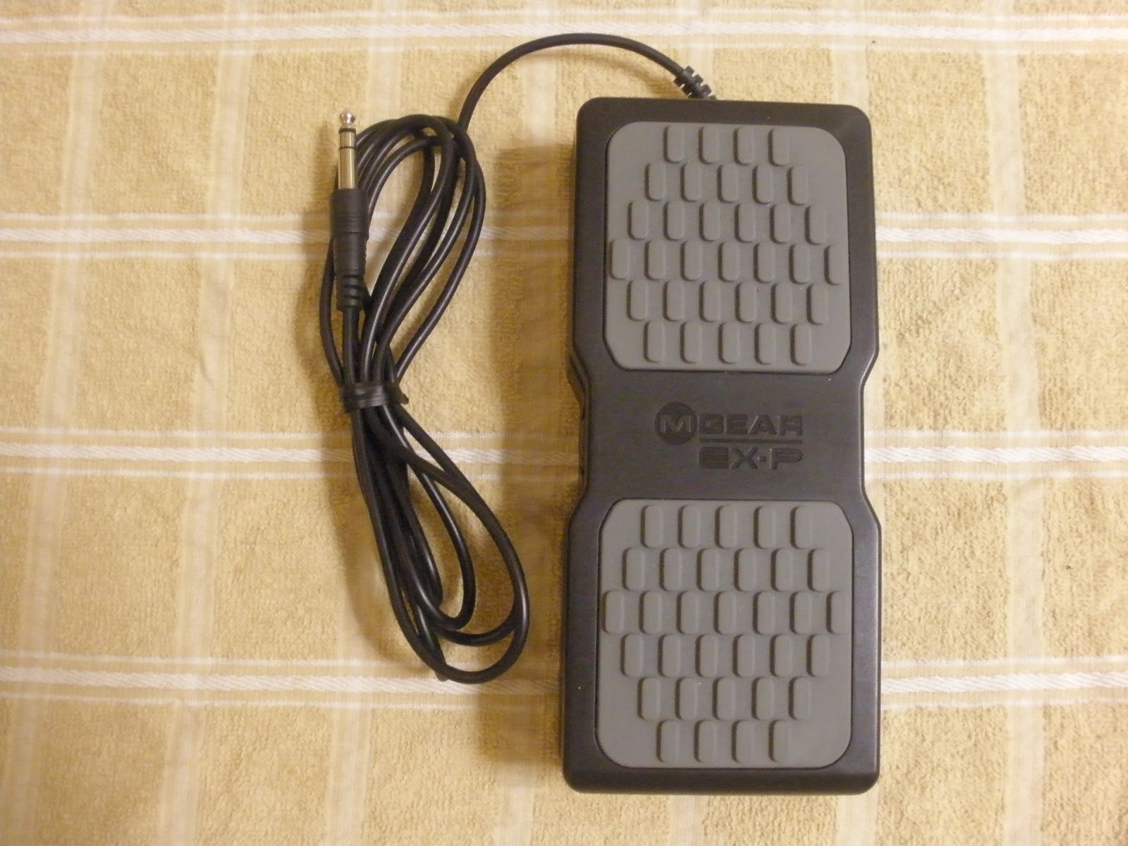 music box Generic Expression Pedal converted to a Wah Wah pedal.