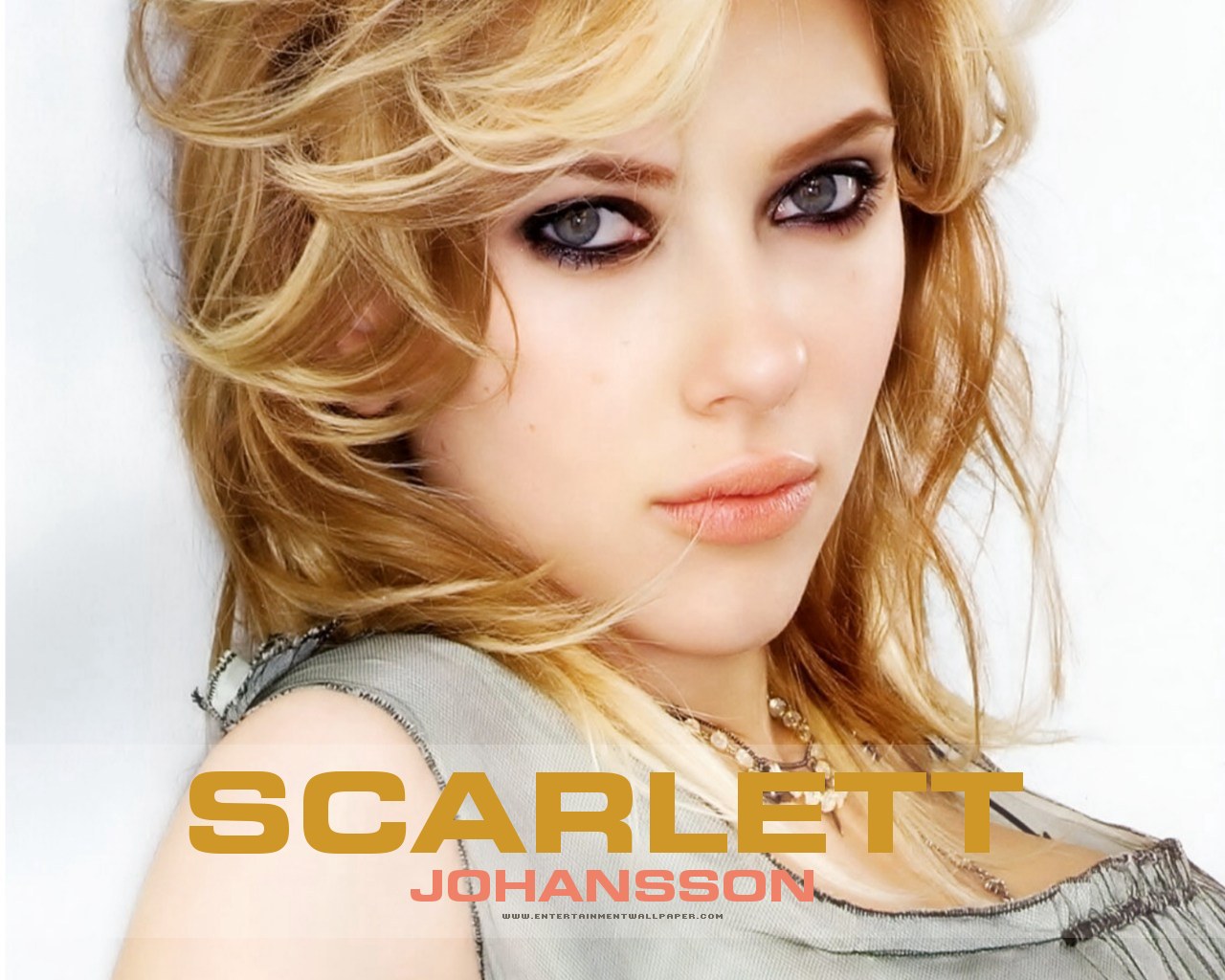 http://1.bp.blogspot.com/-a31UHc9sybA/TgwyF7fx4gI/AAAAAAAACbk/jaDHv0gD4bE/s1600/scarlett_johansson+01.jpg