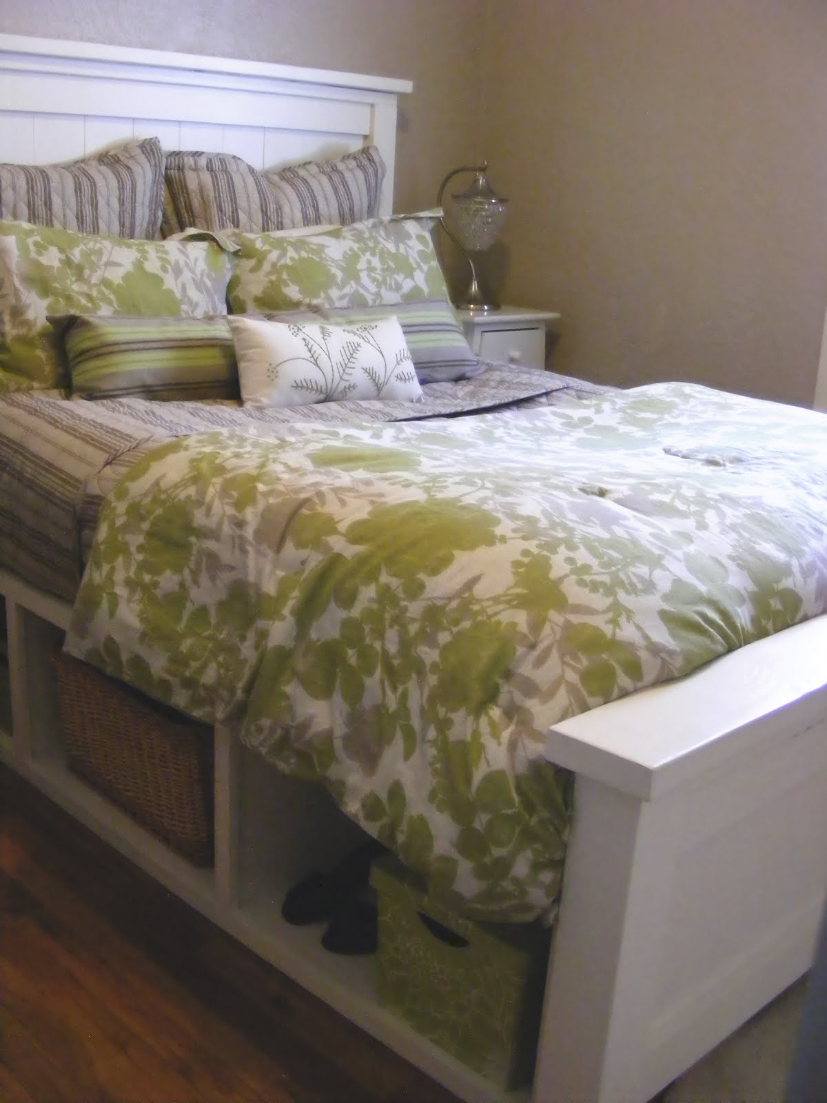 storage bed frame plans