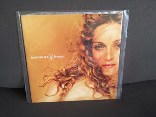 FS ~ Queen of Pop LP/EP/Singles 2012-04-08+18.00.50