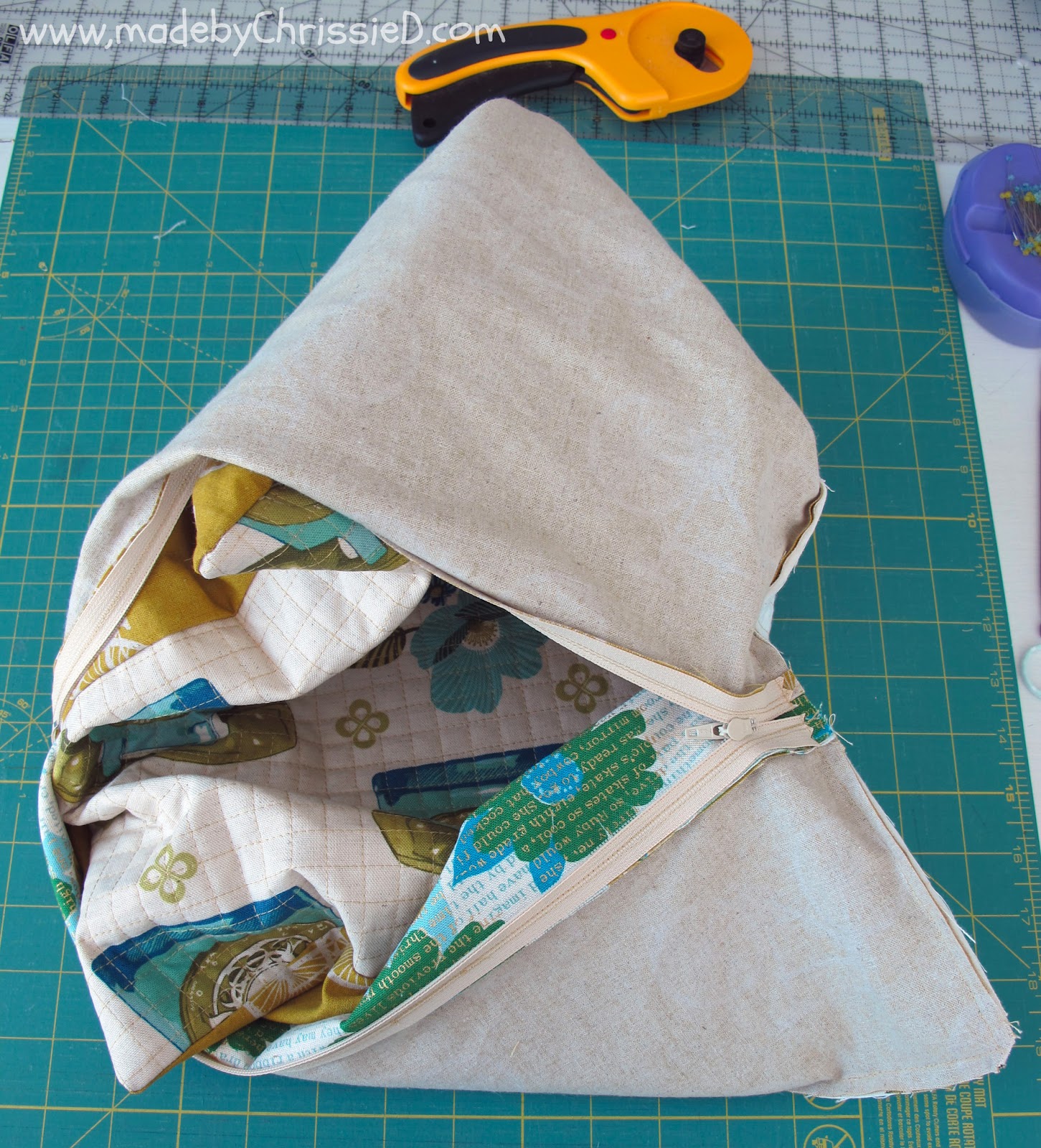 Chris Dodsley mbCD Tutorial Quilted Pillow Cushion With Hidden Zipper