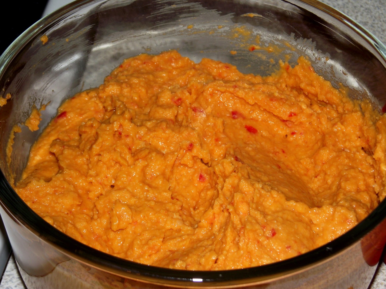 Momma Melly Roasted Red Pepper Hummus (Without Tahini)