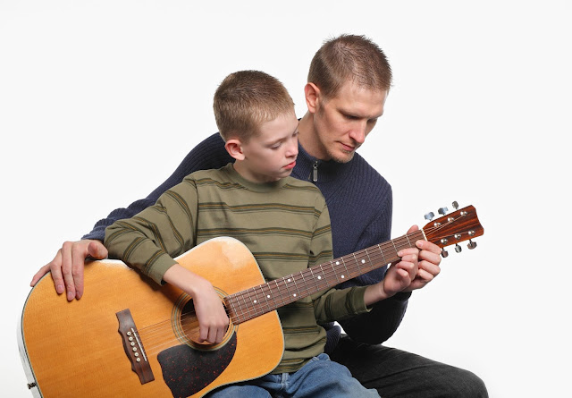 Join Us To Be A Professional Guitarist