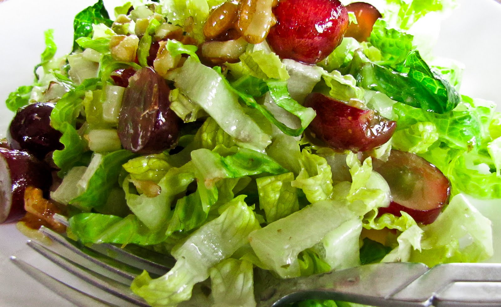 OnTheMoveIn the Galley Green Salad with Grapes and Walnuts